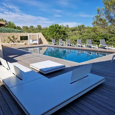 Magnifique Villa De Luxe Au Coeur De La Garrigue Nimes Exterior photo